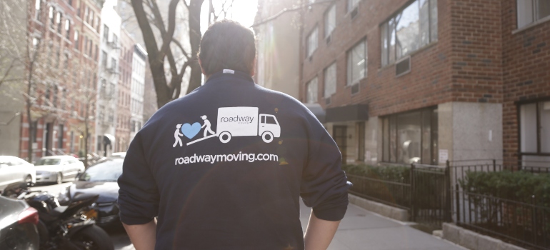 A mover in the Midtown Manhattan as a representative of moving to Midtown Manhattan