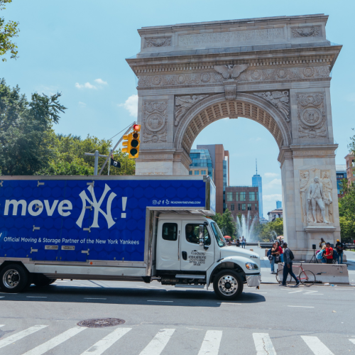 roadway-moving-official-partner-yankees.png